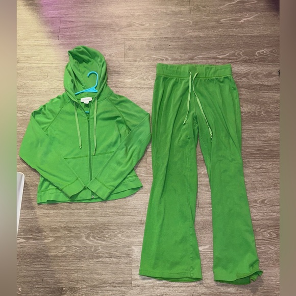 Barely worn matching set! - Picture 1 of 5